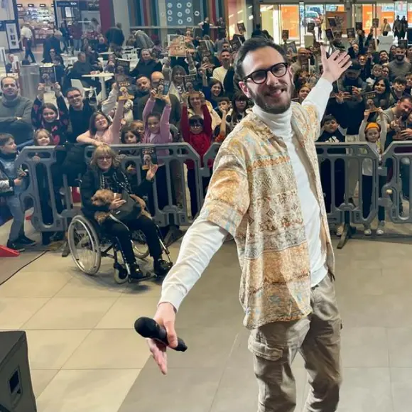 Ciao, Io Sono CHICO Ciao, Io Sono CHICO